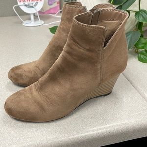 Wedge Brown boots worn a few times. Very comfy
